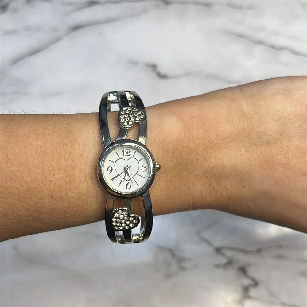 Vintage Y2K Heart Bangle Bracelet Watch